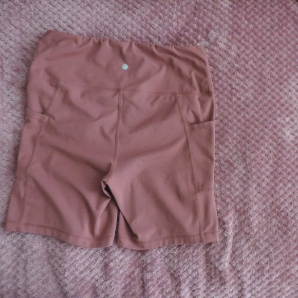 yoga pants - Picture 3 of 5